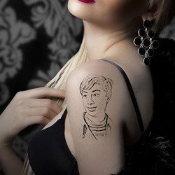 Photo effect - Tattoo of the charming girl