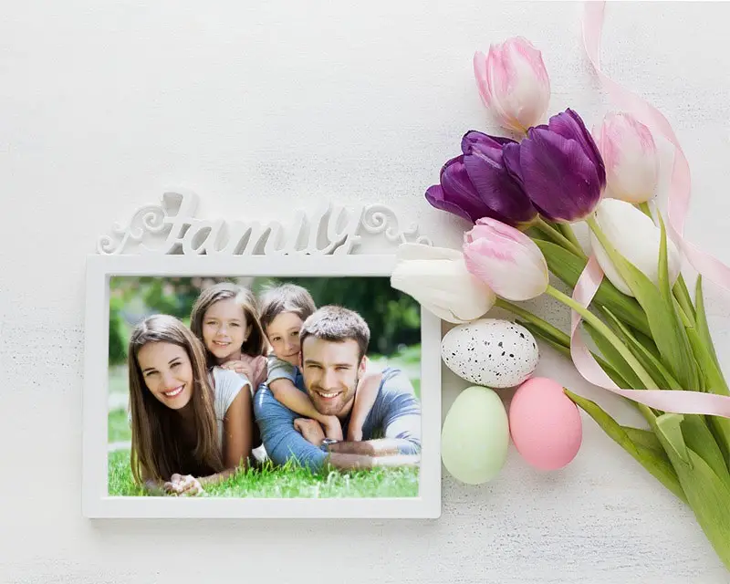 Photo effect - Easter family frame with tulips and eggs